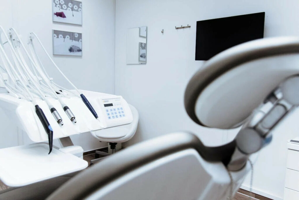 DID YOU KNOW THAT YOUR IT SUPPORT MUST BE HIPAA COMPLIANT?